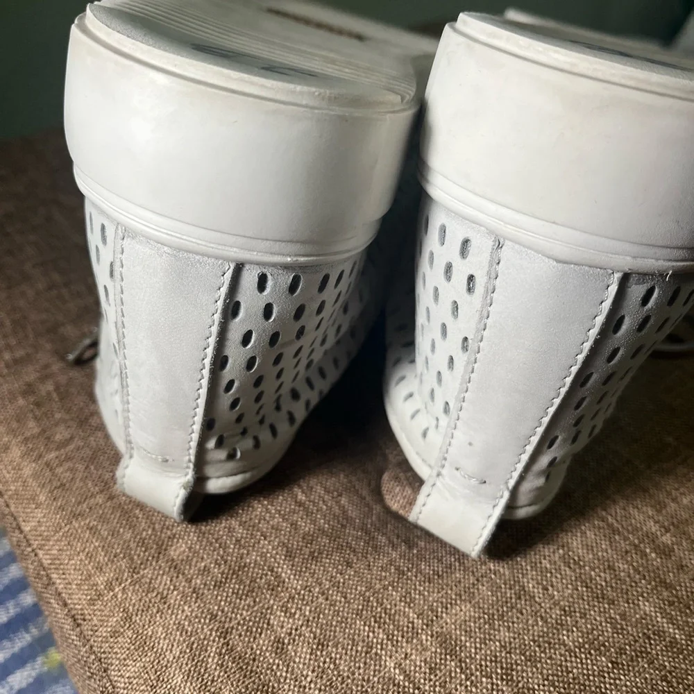Blackstone PL-88 Women’s Sneakers Wind Chime Size 10 (40)